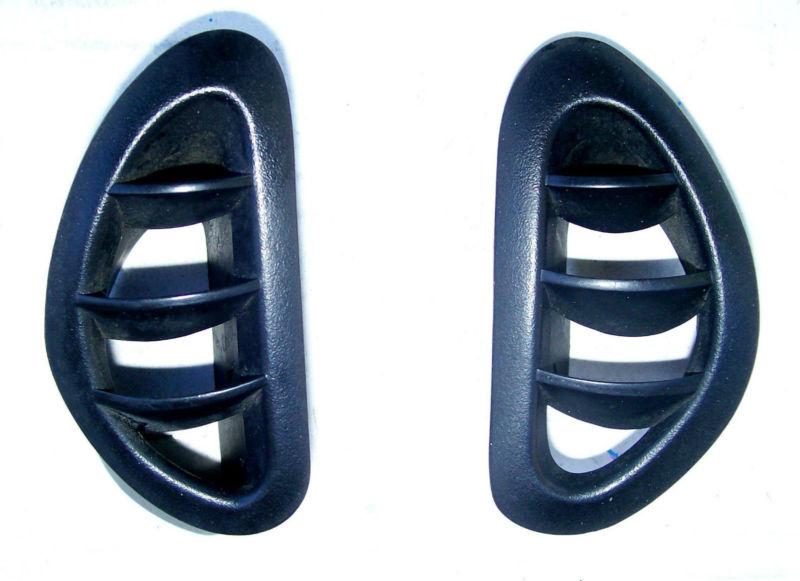 94-98 99-04 cobra, mustang gt, & v6 mustang dash side defroster vents