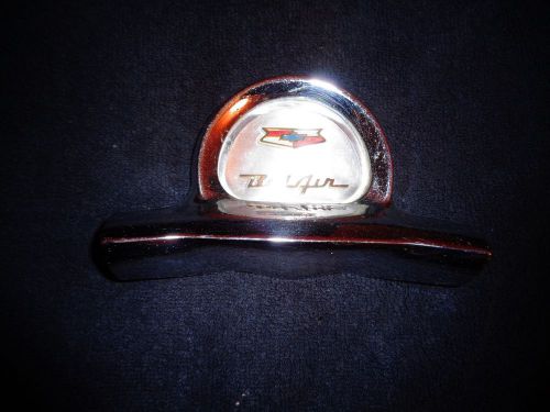 1957 chevrolet bel air steering wheel center horn button cap blc761440