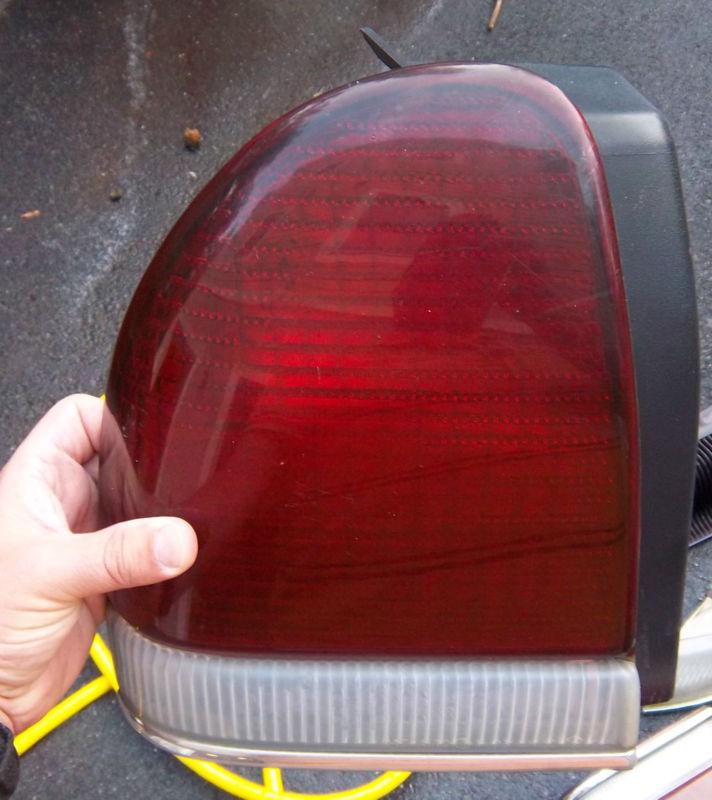 93 94 95 96 97 chrysler lhs left taillight tail light assembly 