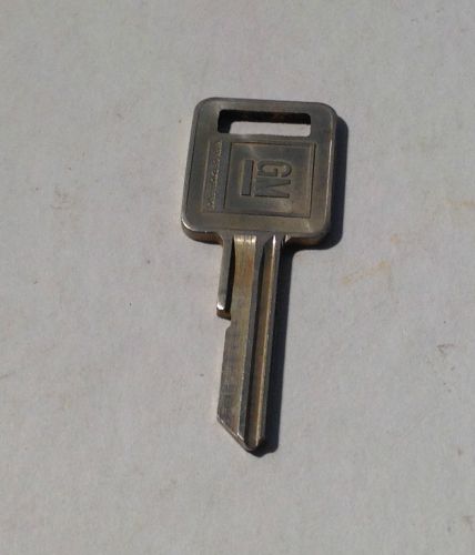 Vintage 1968 gm square style ignition key blank -c– original