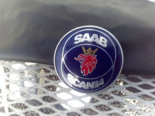 94 95 96 97 98 saab 900 rear ornament emblem badge 3&#034; s se w/o light panel