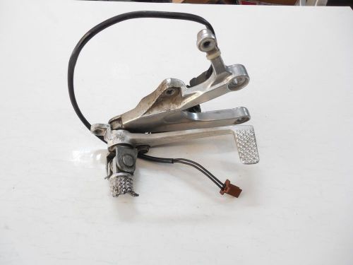 Yamaha yzf r6 yzfr6 99 00 01 02 right front rearset peg mont bracket damage