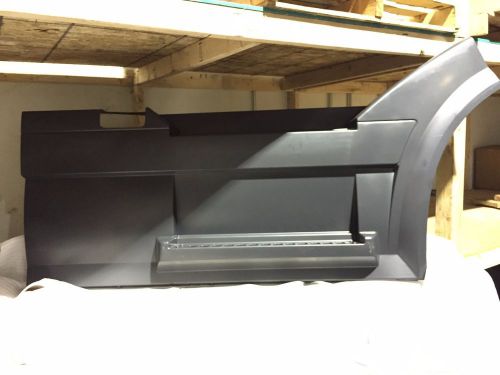 Volvo truck replacement vnl side step right side 82488537