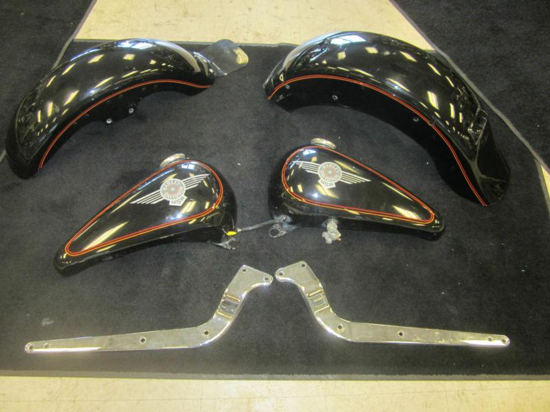 Harley-davidsonfront/rear fenders/struts and fuel tank set