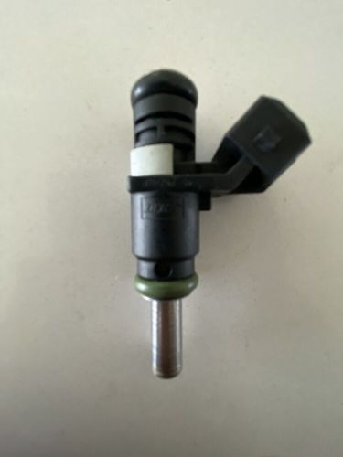 Fuel injectors *** (8) *** mercruiser used 8.2l  dts oem ***from a 2013 boat***