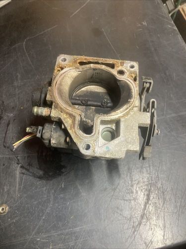 02 buick lesabre throttle body  with mounting hardware