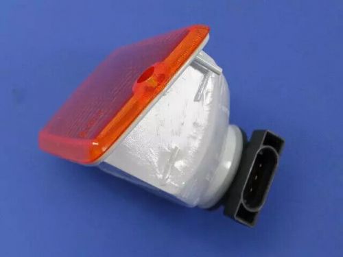 Genuine mopar park and turn signal lamp right 55157032aa