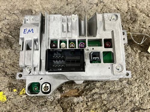 Radio receiver 68307655aj for 19-20 ram 1500 2898106