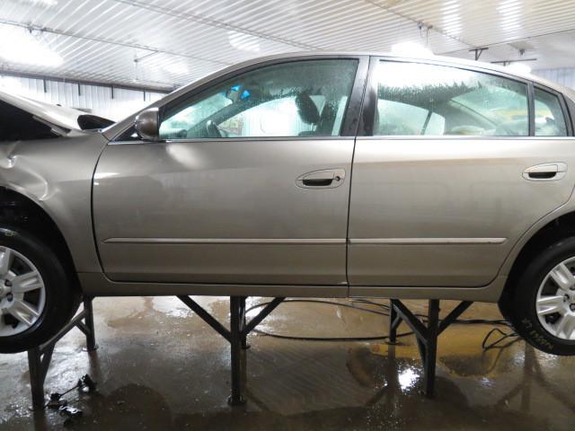 2005 nissan altima 83670 miles front door left