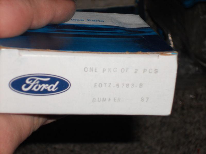 Nos 1980 - 1991 ford f100 f150 f250 f350 rear axle leaf spring bumper e0tz-5783-