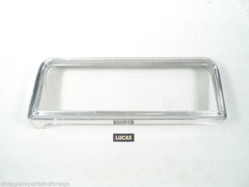 Vauxhall victor saloon envoy super deluxe & vx4/90 lucas tail lamp rim  54575599