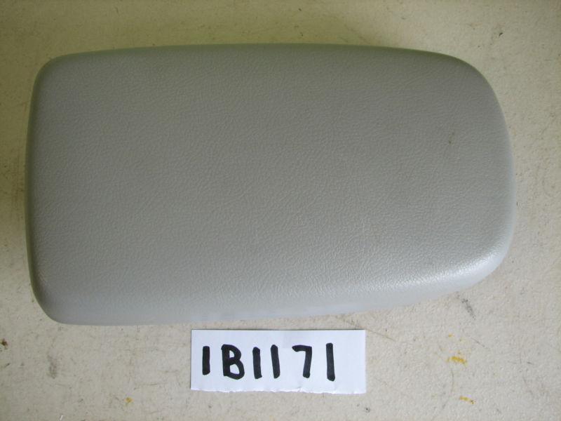 09 toyota corolla center console cover lid arm rest 2009   24785