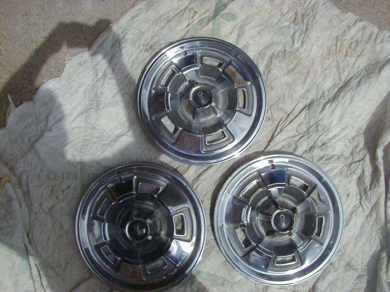 1967 68 69 plymouth gtx roadrunner hubcaps 14 inch mopar wheel covers 