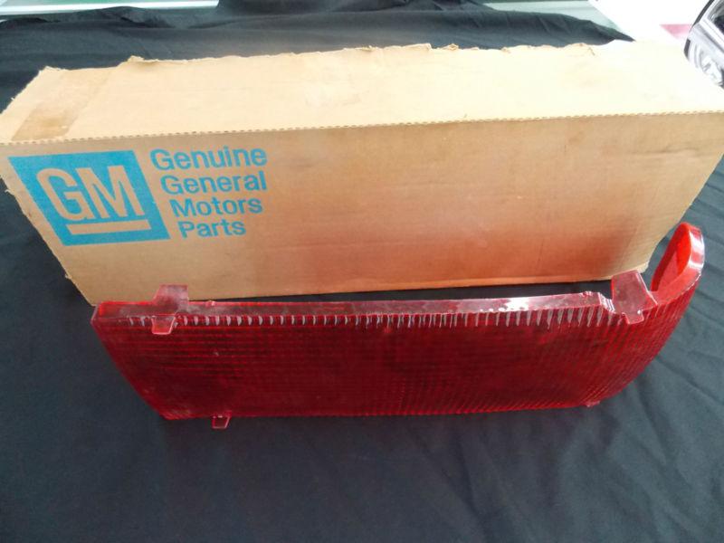 1987 1988 1989 pontiac bonneville rear tail lens lamp nos 16510451 16510452 nr  