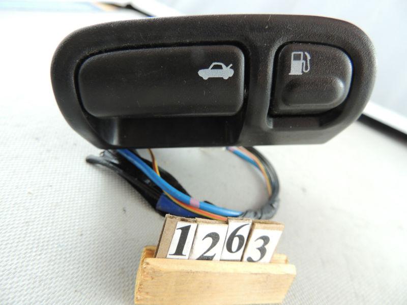 I30 i35 gas trunk lid fuel door rear switch release nissan 00 01 02 03 04 #1263