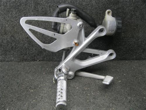 02 honda cbr 600 f4i right driver peg & bracket 71h