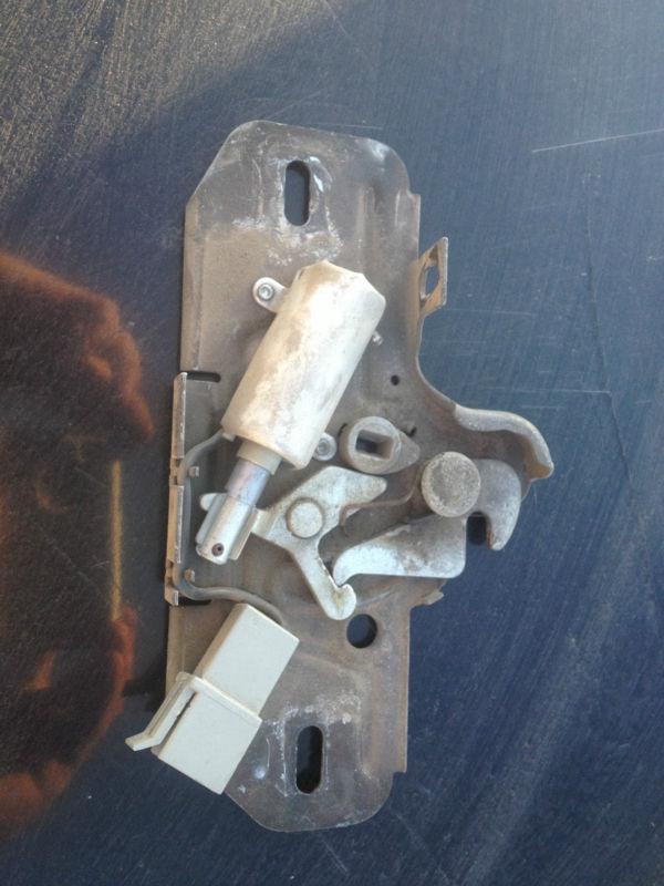 1983 lincoln trunk latch 