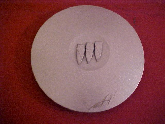 Buick lesabre wheel cover hub center cap part # 9592340 2000-2004