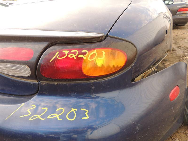 96 97 ford taurus r. tail light sdn quarter panel mounted 428392