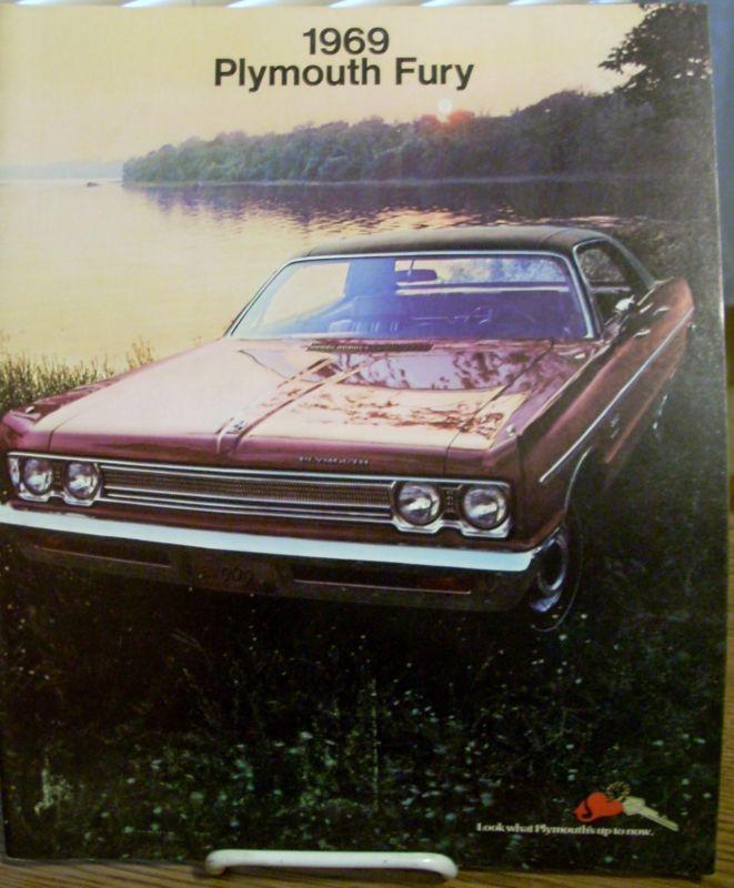 Nos mopar 1969 plymouth vip sport fury iii ii dealer sales brochure catalog