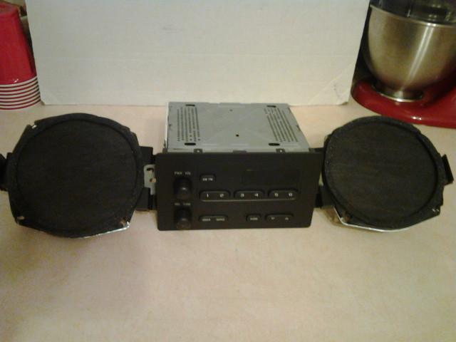 03 04 05 06 07 chevy silverado 1500 am fm radio oem and 2 oem speakers