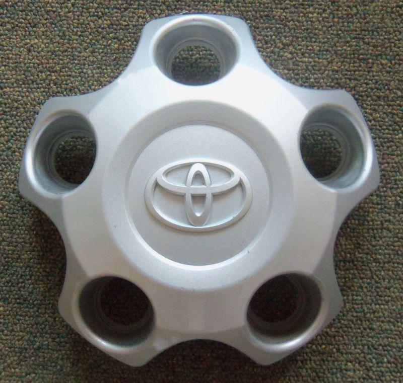 Toyota sequoia oem wheel center cap used very good condition free shipping usa