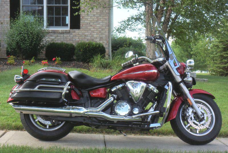 Yamaha v star 950 saddlebag trim rails