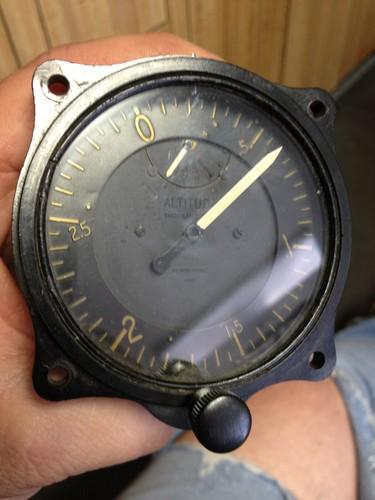 Wwii bakelite airplane altimeter altitude for parts or repair