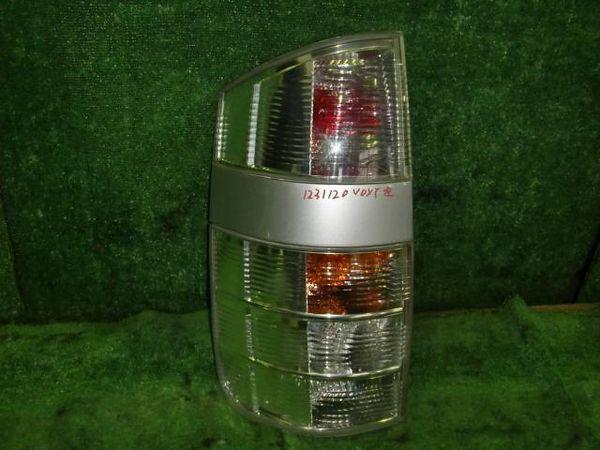 Toyota voxy 2001 rear left combination lamp [2015600]