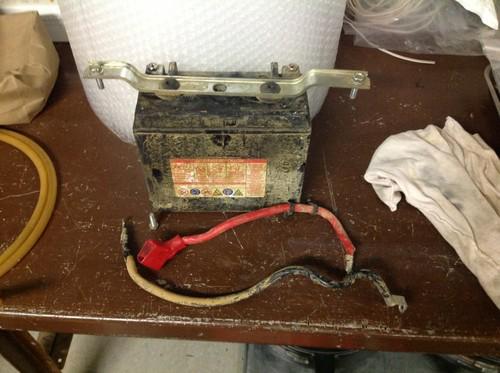 2009 yamaha grizzly 450 battery with both electrical leads and bracket