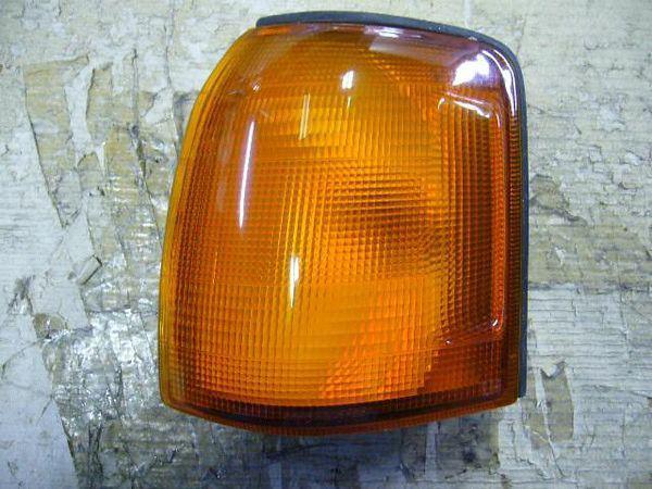 Toyota comfort 1998 left clearance lamp [5211100]