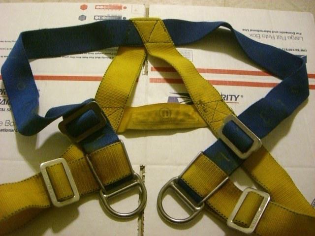 Switlik fully adjustable adult safety harness