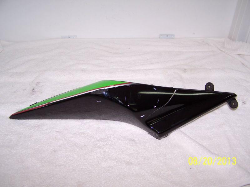 Kawasaki ninja 250 / ex 250 right side tail fairing / panel / 2008-2012 damaged