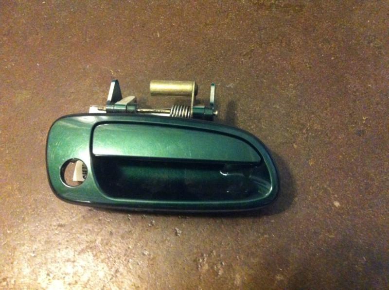 2001-2003 toyota prius right front passenger door handle green