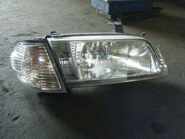 Nissan sunny 2000 right head light assembled [3810800]