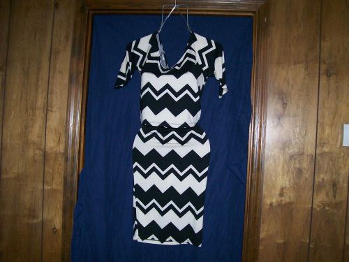 Womens clothing, 2 pc skirt set, size sm, rue 21, china, polyester,spandex