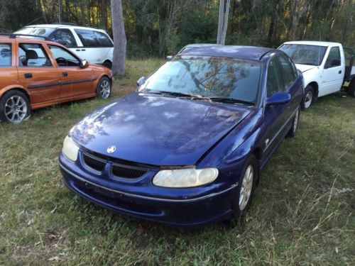 1999 vt commodore glove box lid #c120