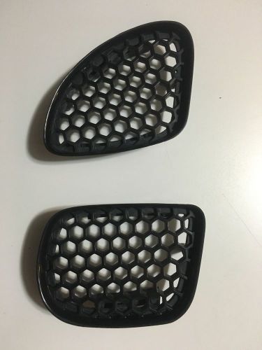 98 pontiac firebird passenger side front fender vent grills