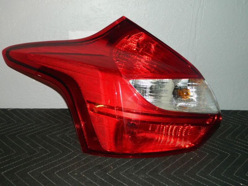 Oem 2012-2013 ford focus left / passenger side tail light assembly