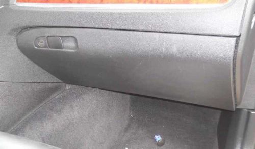 2013 chrysler 300 glove box