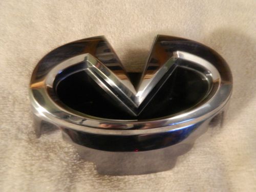 Nissan infinity grille logo emblem used oem