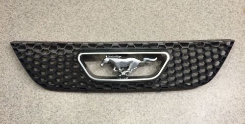 2001 mustang gt oem grille assembly