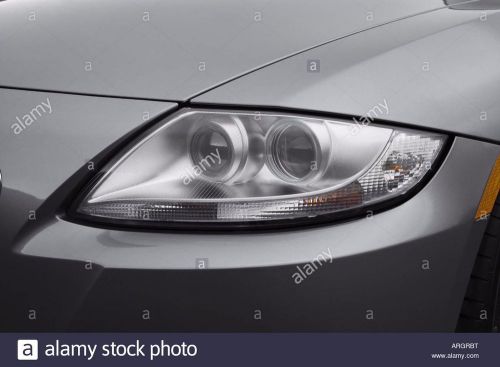 Bmw z4 headlight  right side (not driver side) haloogen