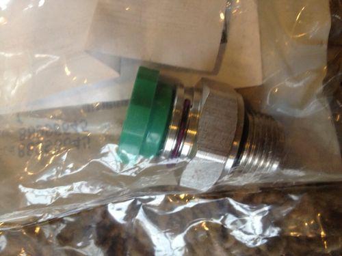 New genuine gm 88996645 transmission fluid connector