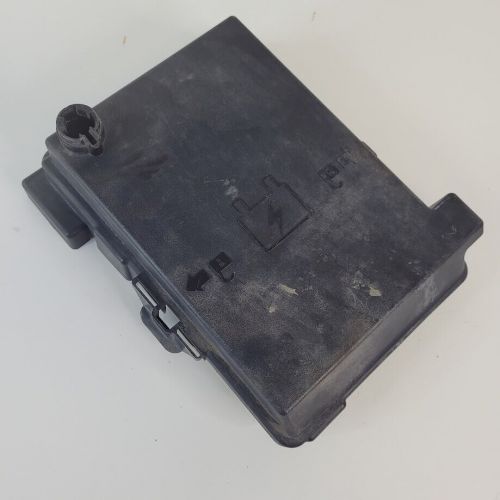 2010 chevy cobalt under the hood fuse relay box cover lid black