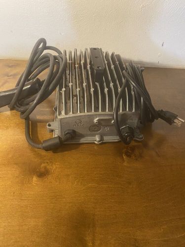 Oem ezgo rxv txt 48 volt golf cart charger delta-q sc-48 635671 untested