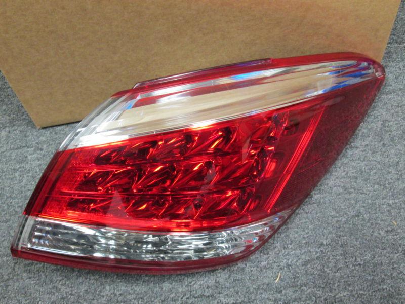 10 11 12 nissan murano right passenger side tail light 