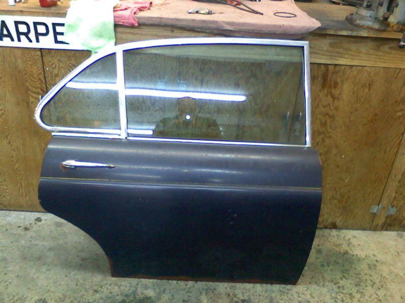 Jaguar series 2 (1974-1979) right rear door complete