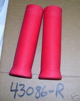 Indian chief  scout & 4 cylinder hand grips red (290