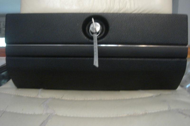 1993 volvo 240 black glove box with key (86-93)